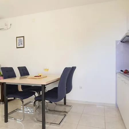 Pensjonat House Alanis Wtih Sea View In Quiet Location