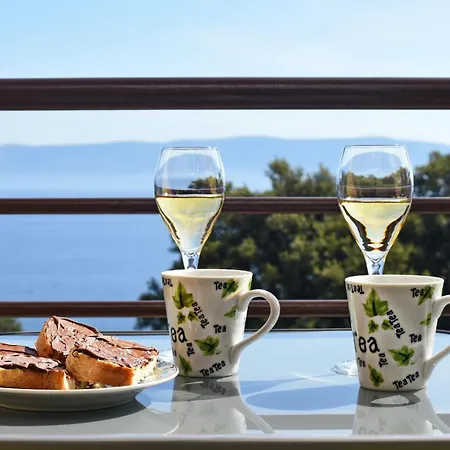 House Alanis Wtih Sea View In Quiet Location Pensjonat Ravni