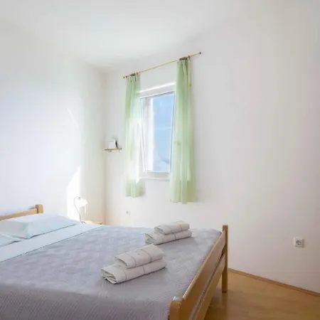 House Alanis With Sea View In A Quiet Location ゲストハウス ラヴニ