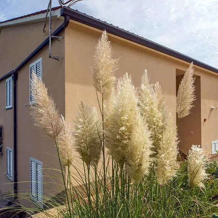 House Alanis Wtih Sea View In Quiet Location Ravni
