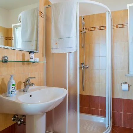 ゲストハウス House Alanis With Sea View In A Quiet Location 4*