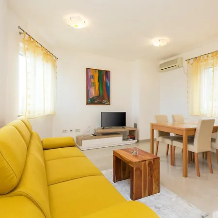 Pensjonat House Alanis Wtih Sea View In Quiet Location Ravni