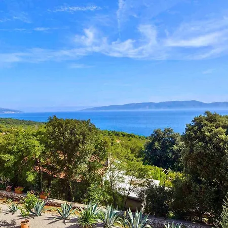 ゲストハウス House Alanis With Sea View In A Quiet Location ラヴニ
