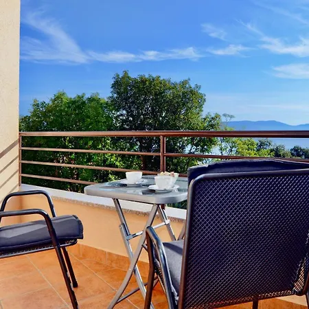 House Alanis Wtih Sea View In Quiet Location *