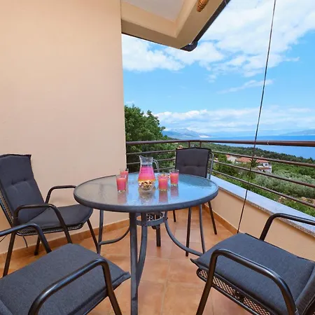 بيت ضيافة House Alanis With Sea View In A Quiet Location رافني