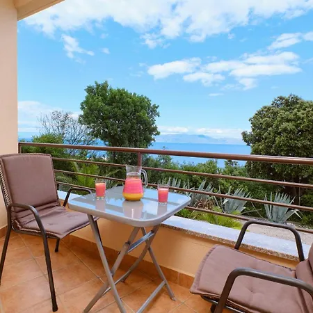 بيت ضيافة House Alanis With Sea View In A Quiet Location رافني